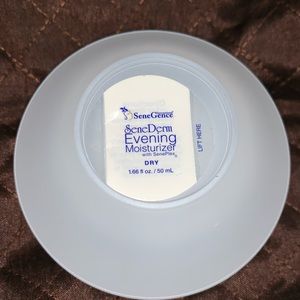 Senegence evening moisturizer for dry skin